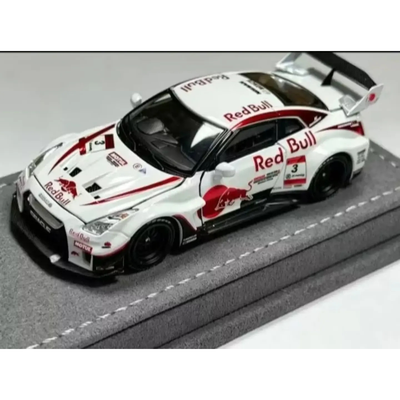 *APAXPO 2026* Nissan GT-R R35 RR White Electroplated Red Bull livery (Limited to 499units), 1:64 Scale