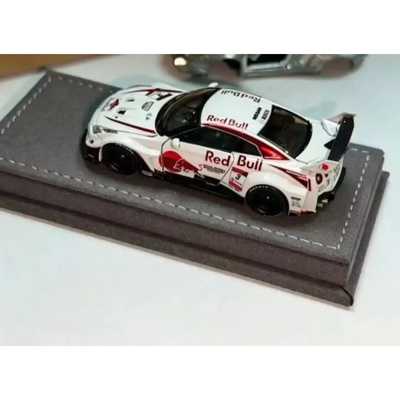 *APAXPO 2026* Nissan GT-R R35 RR White Electroplated Red Bull livery (Limited to 499units), 1:64 Scale