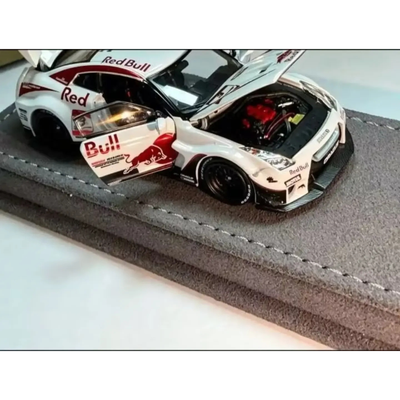 *APAXPO 2026* Nissan GT-R R35 RR White Electroplated Red Bull livery (Limited to 499units), 1:64 Scale