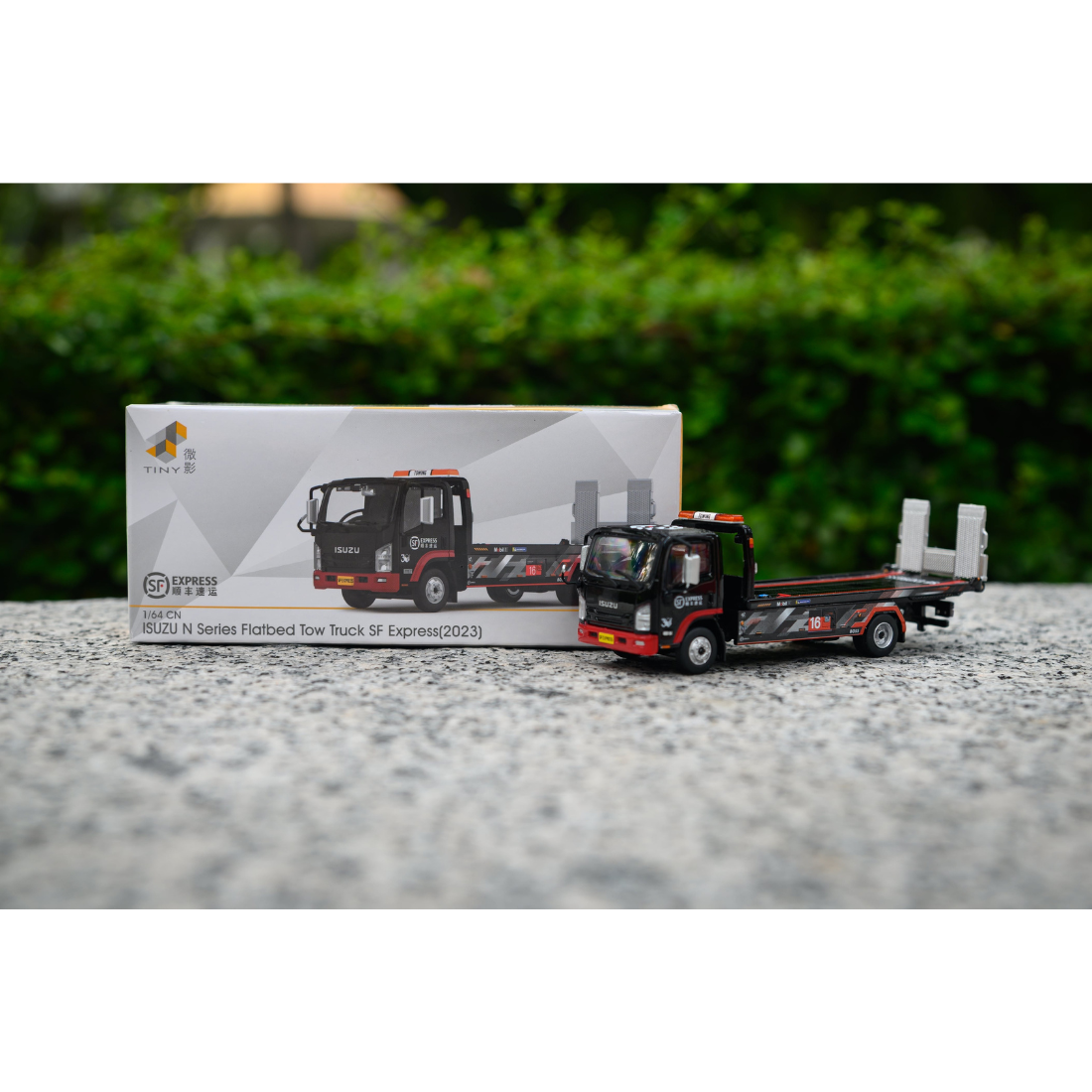 *PRE-ORDER*  CN27 Diecast - Isuzu N Series SF Express Flatbed Trailer, 1:64 Scale (2023)