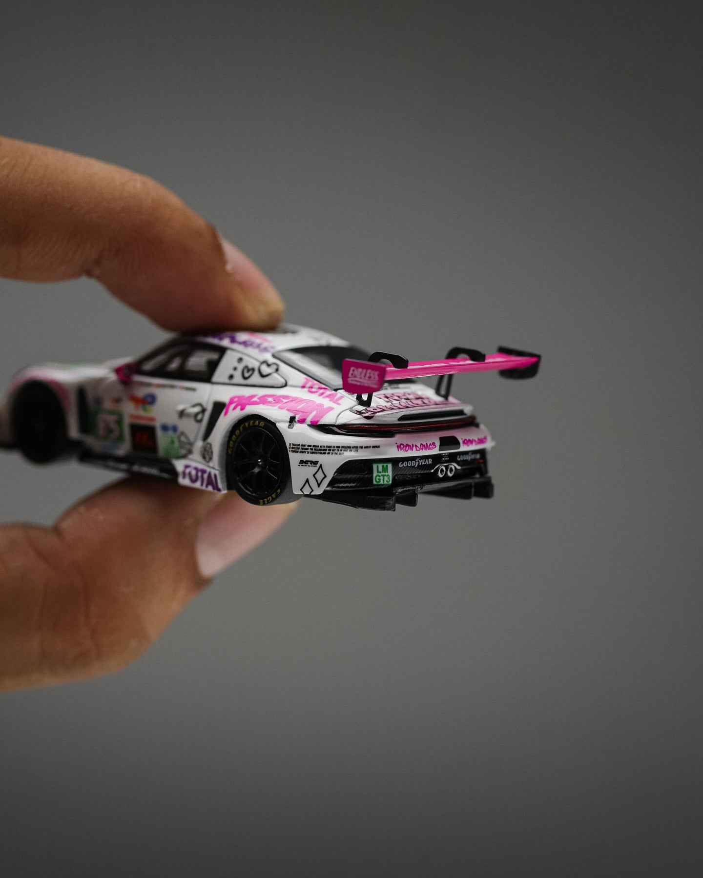 Porsche 911 GT3 R Iron Dames - 2025 Lemans 24H LMGT3 #85, 1:64 Scale