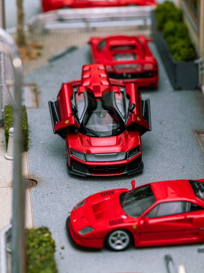 Ferrari F80 Rosso Supercar, 1:64 Scale