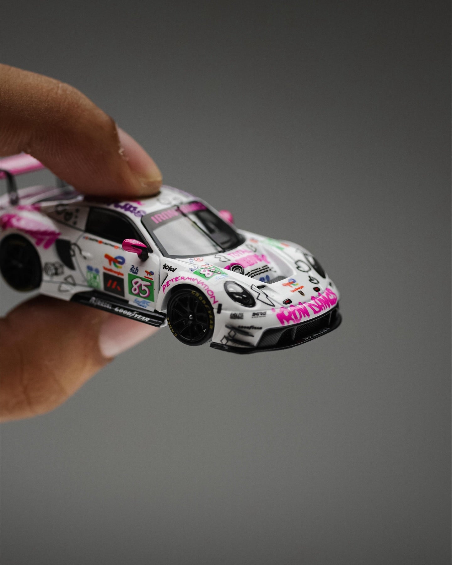 Porsche 911 GT3 R Iron Dames - 2025 Lemans 24H LMGT3 #85, 1:64 Scale