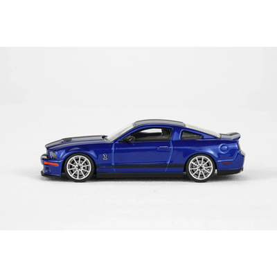 Ford Mustang Shelby GT500 2007 Metallic Blue w/ Single Matt Black Stripe, 1:64 Scale