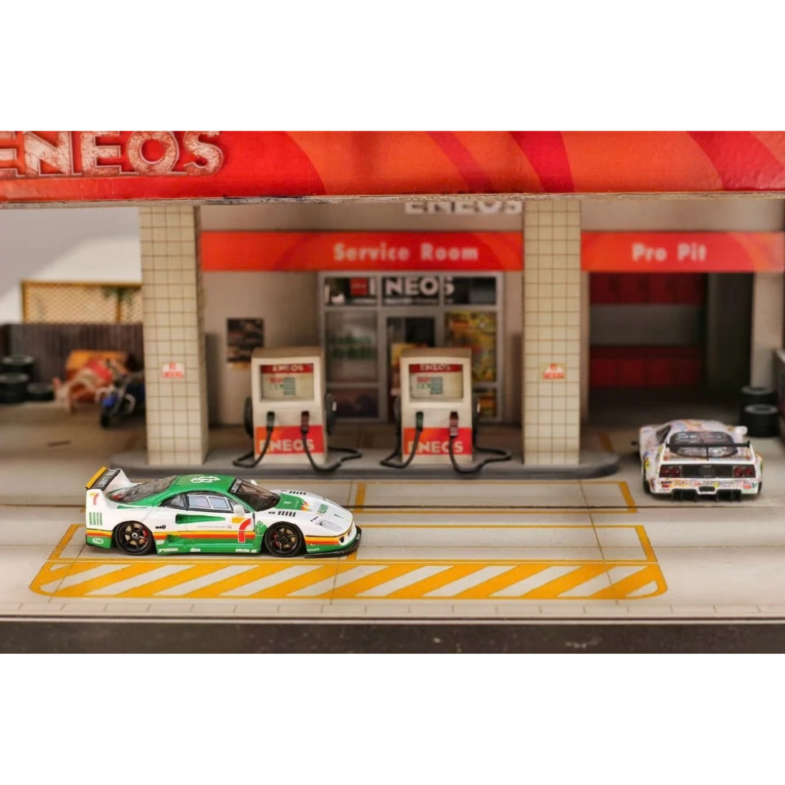 LBWK Ferrari F40, 1:64 Scale