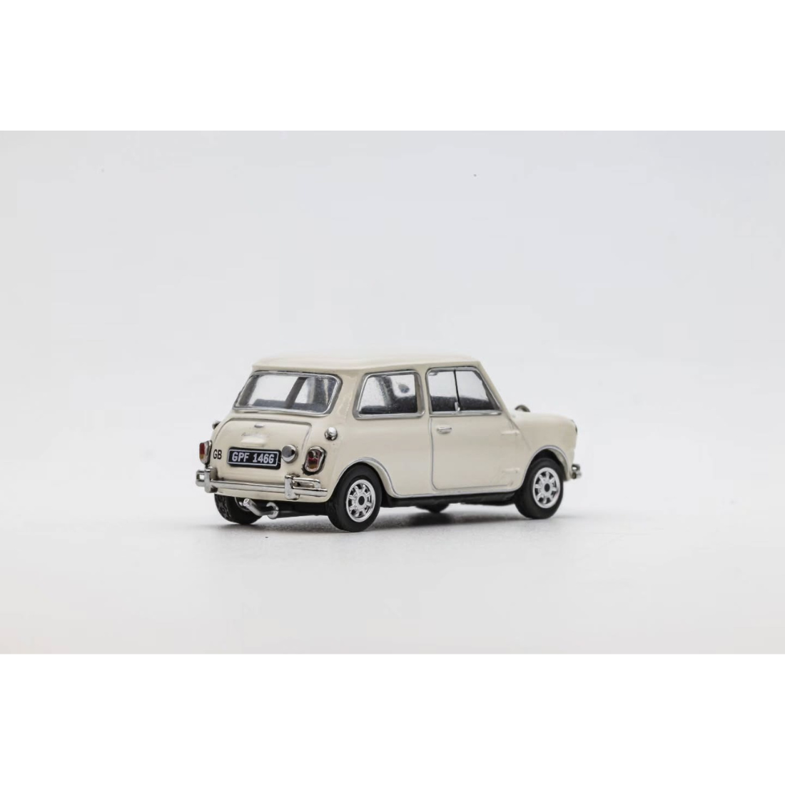 Premium scale diecast model car  – Morris Mini Cooper S, 1:64 Scale (White) Collectible