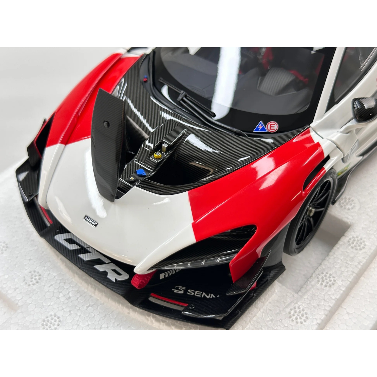 McLaren Senna GTR come with DIY logo, 1:18 Scale (Red with White)