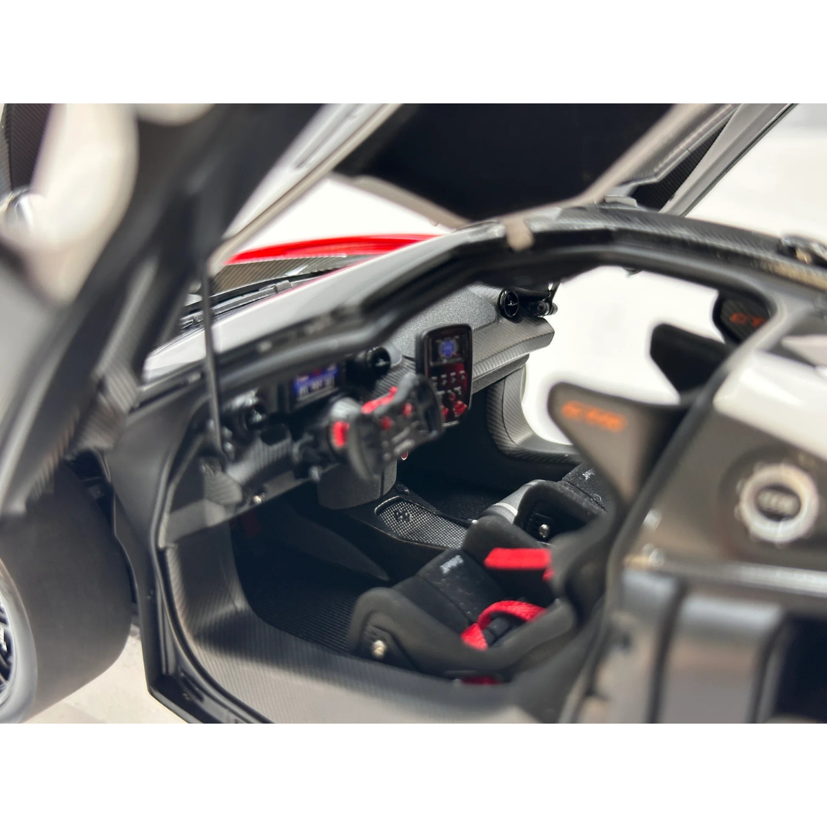 McLaren Senna GTR come with DIY logo, 1:18 Scale (Red with White)