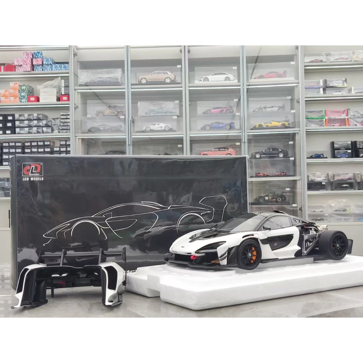 McLaren Senna GTR, 1:18 Scale (White)