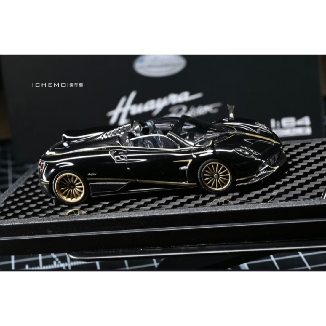 *HKTCS* Pagani Huayra Roadster, 1:64 Scale