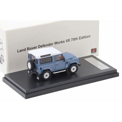 Land Rover Defender V8, 1:64 Scale (Vintage Blue)