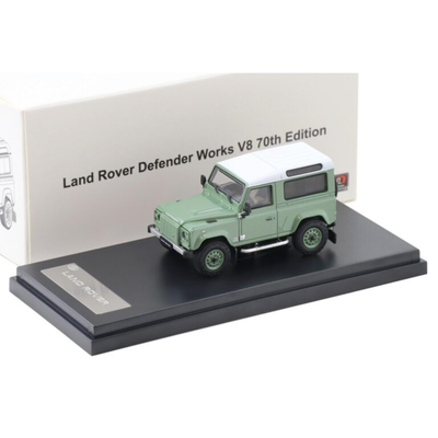 Land Rover Defender V8, 1:64 Scale (Glasmir Green)