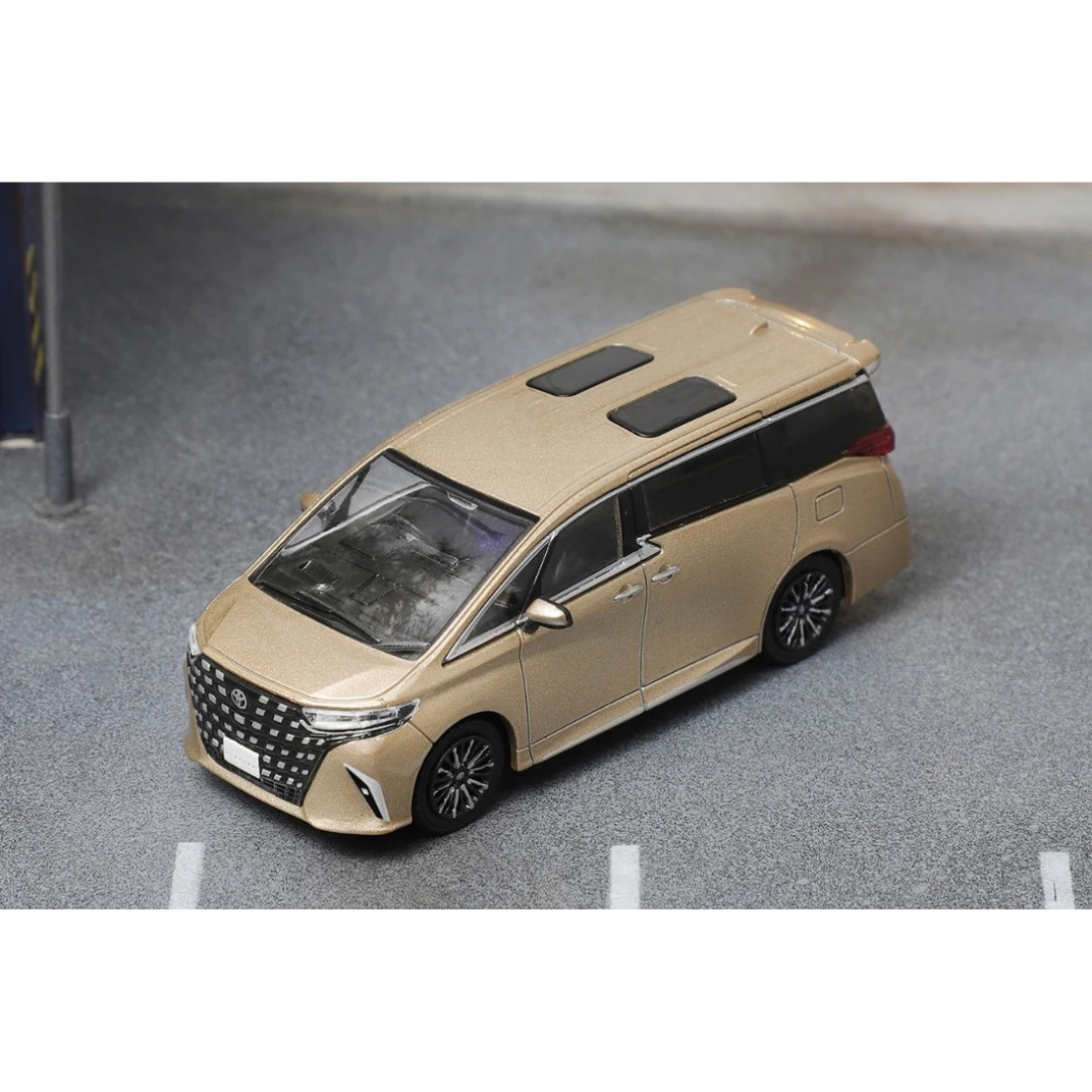 *PRE-ORDER* Toyota Alphard 2024, 1:64 Scale (Golden)