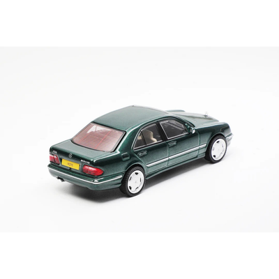 *PRE-ORDER* Mercedes-Benz E55 AMG, 1:64 Scale (Green)