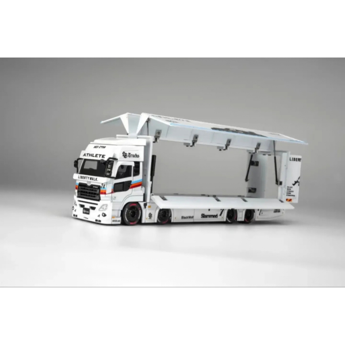 *PRE-ORDER* LB-TRUCKS UD Quon Cargo Truck (Limited to 2999pcs), 1:64 Scale (Athlete White)