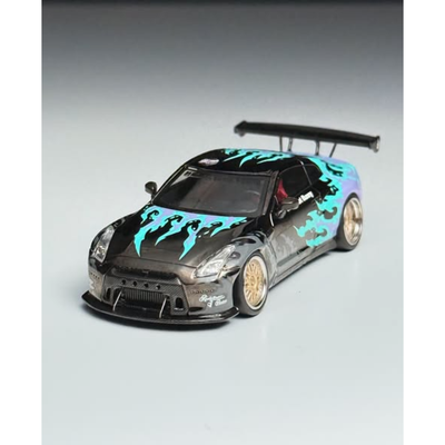 *MHDE 2026*  Pandem Nissan GTR (R35) V1 Blue Flames (Limited to 500pcs), 1:64 Scale