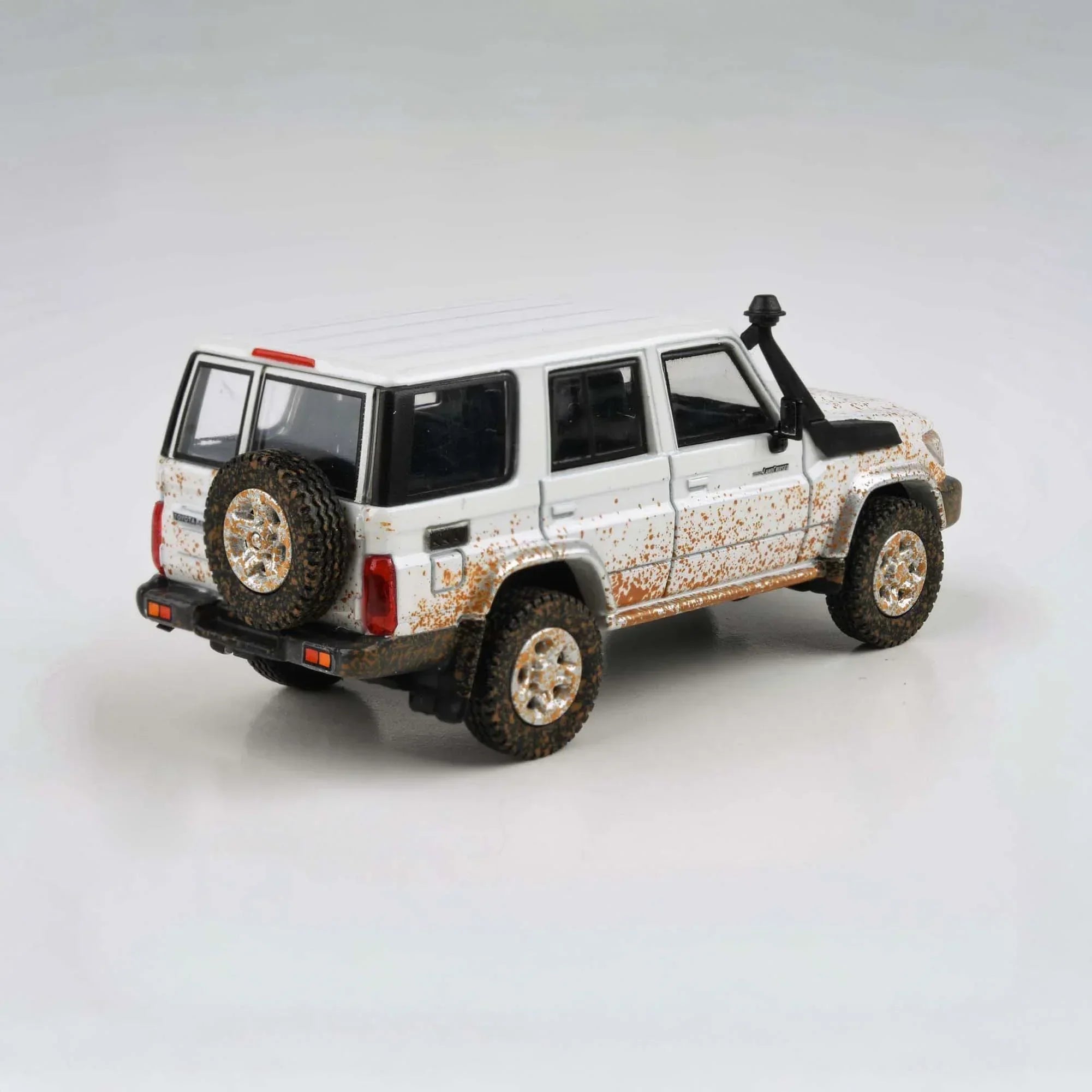 Premium scale diecast model car  – Toyota Land Cruiser 76 Off Road Effect LHD, 1:64 Scale (White) Collectible