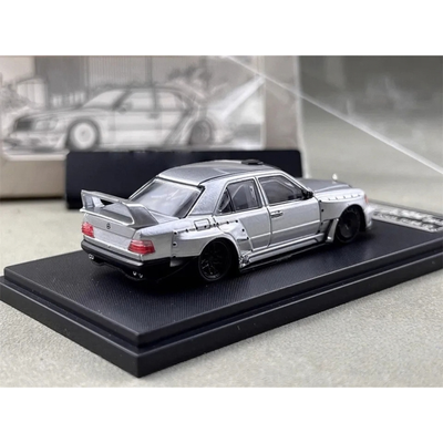 Mercedes-Benz 500 E W124, 1:64 Scale (Silver)