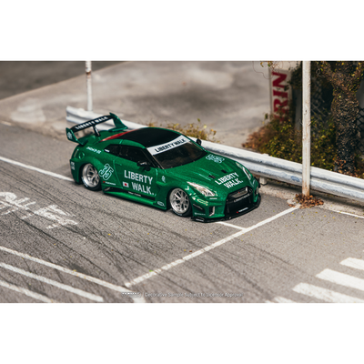 *PRE-ORDER*  LB-Silhouette WORKS GT NISSAN 35GT-RR, 1:64 Scale (Emerald Green)