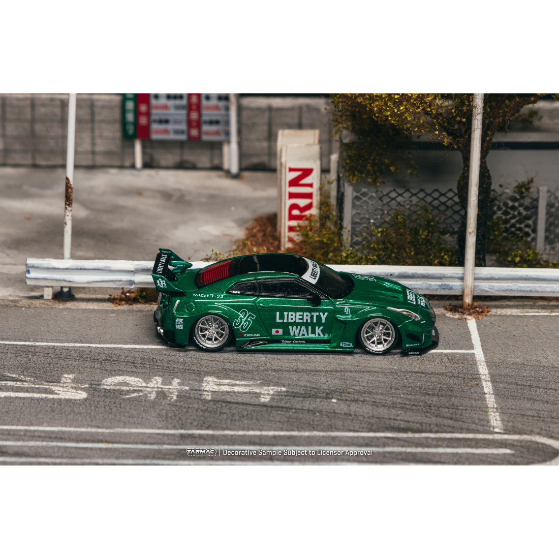 *PRE-ORDER*  LB-Silhouette WORKS GT NISSAN 35GT-RR, 1:64 Scale (Emerald Green)