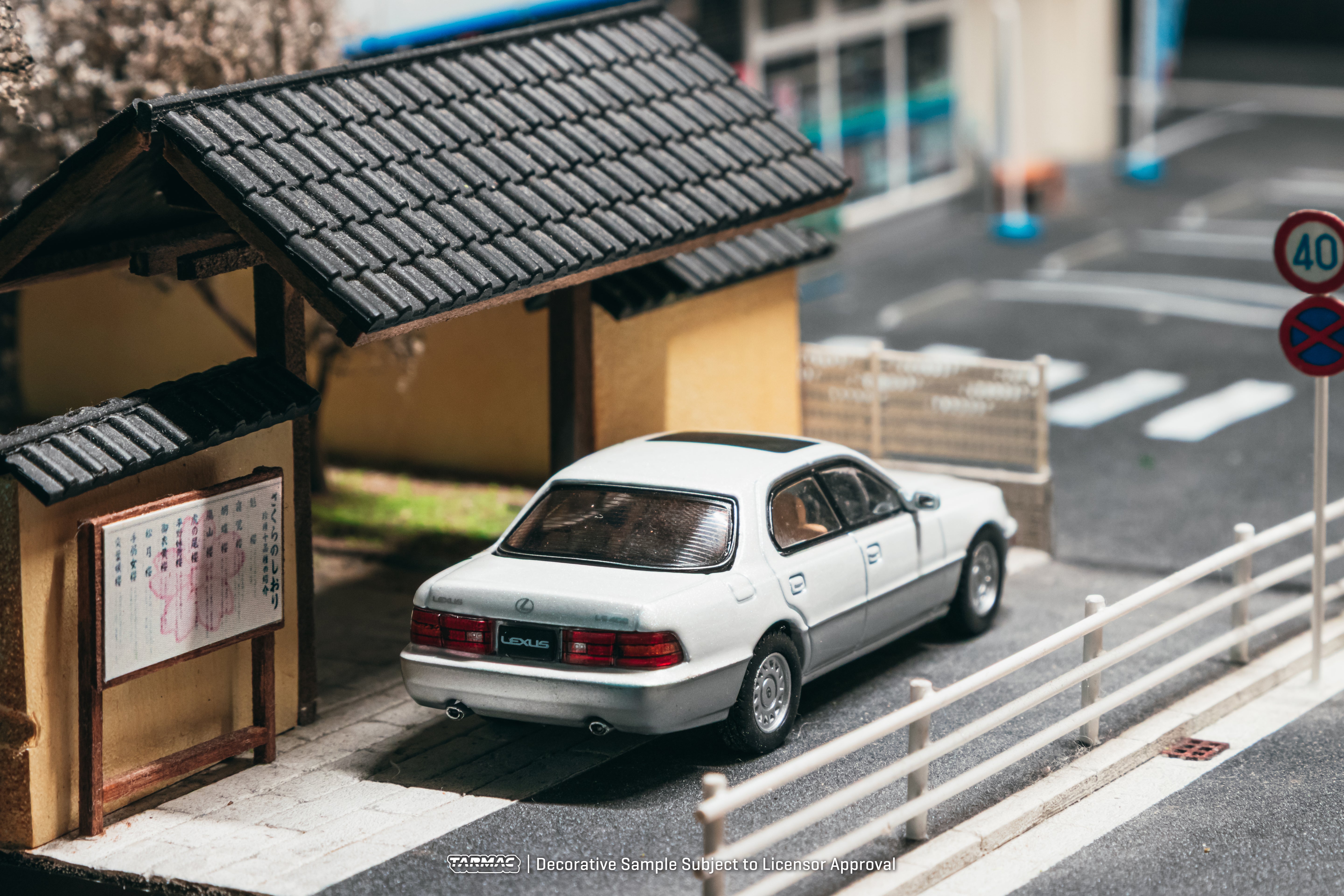 *PRE-ORDER* Lexus LS400 (UCF10)  Chance of Chase Car (Blister Pack), 1:64 Scale (Pearl White)