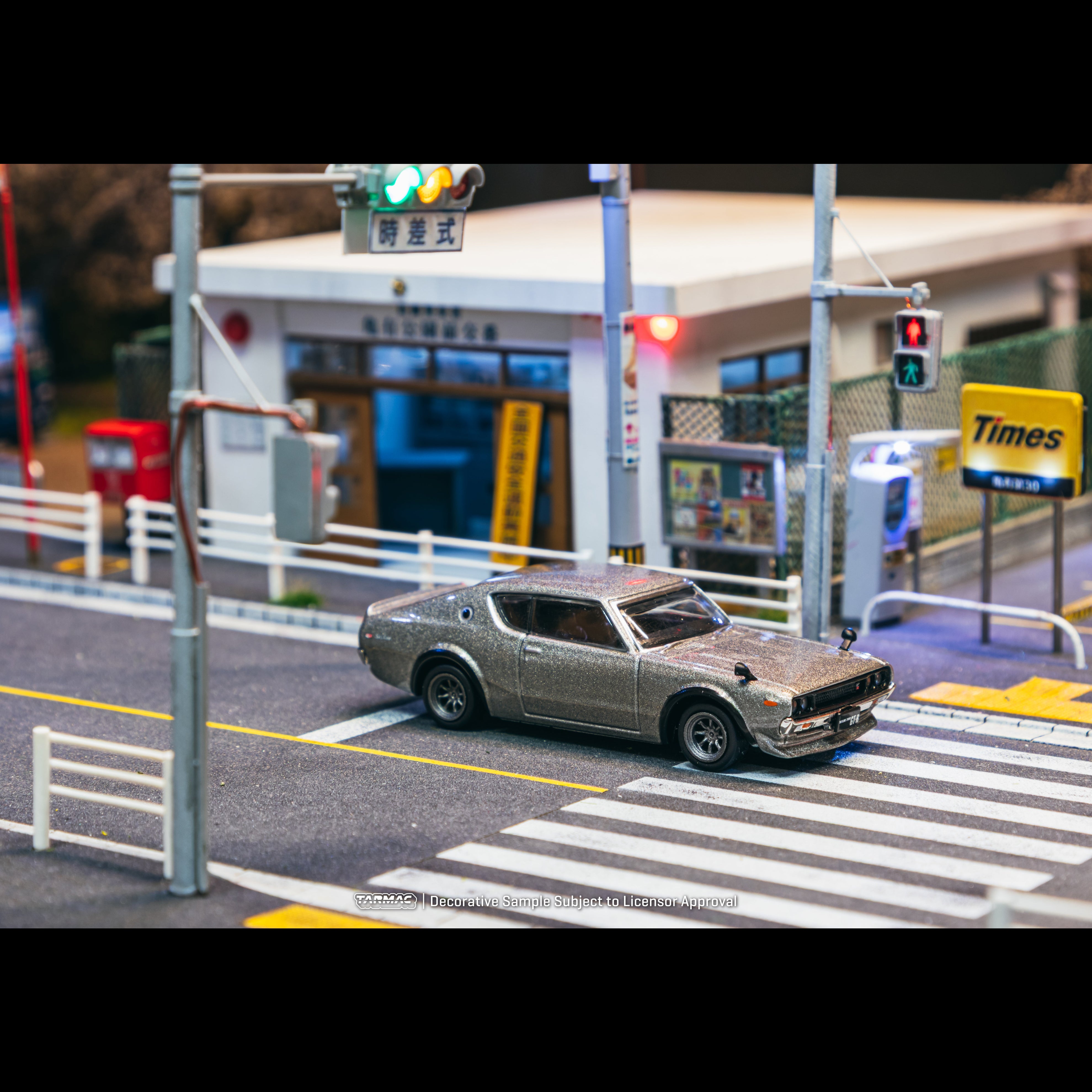 *PRE-ORDER* Nissan Skyline 2000GT-R (KPGC110) Silver (Chance of Chase Car), 1:64 Scale