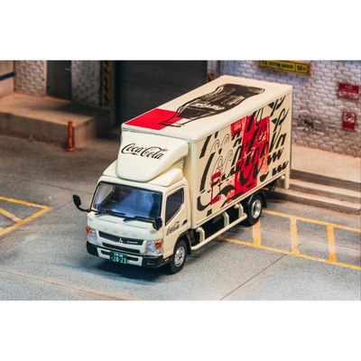 *PRE-ORDER* Mitsubishi Fuso Canter Truck COCA- COLA, 1:64 Scale