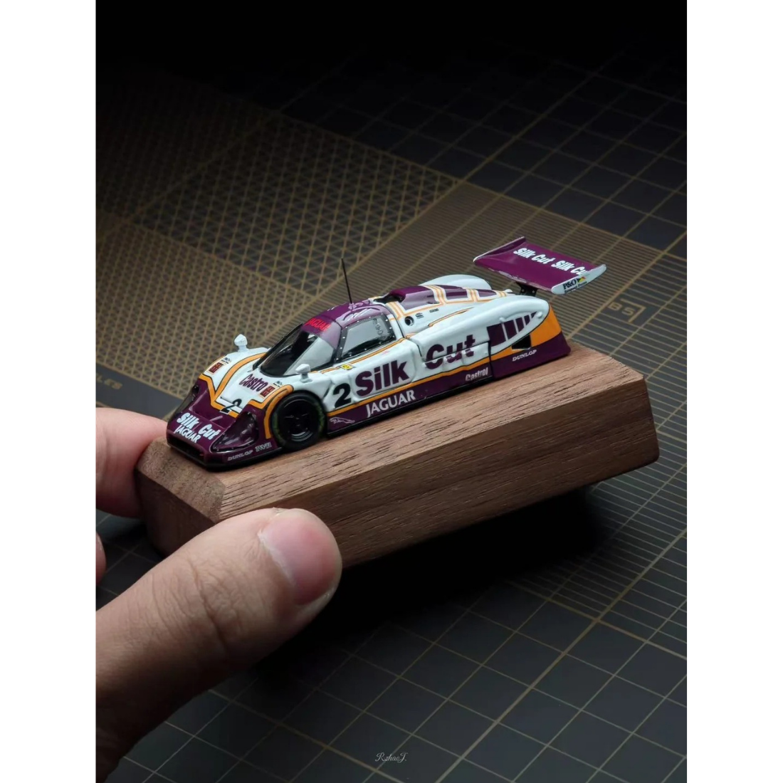 *PRE-ORDER* Jaguar XJR-9 Lemans White-Purple LeMans Winner 1988 Livery, 1:64 Scale