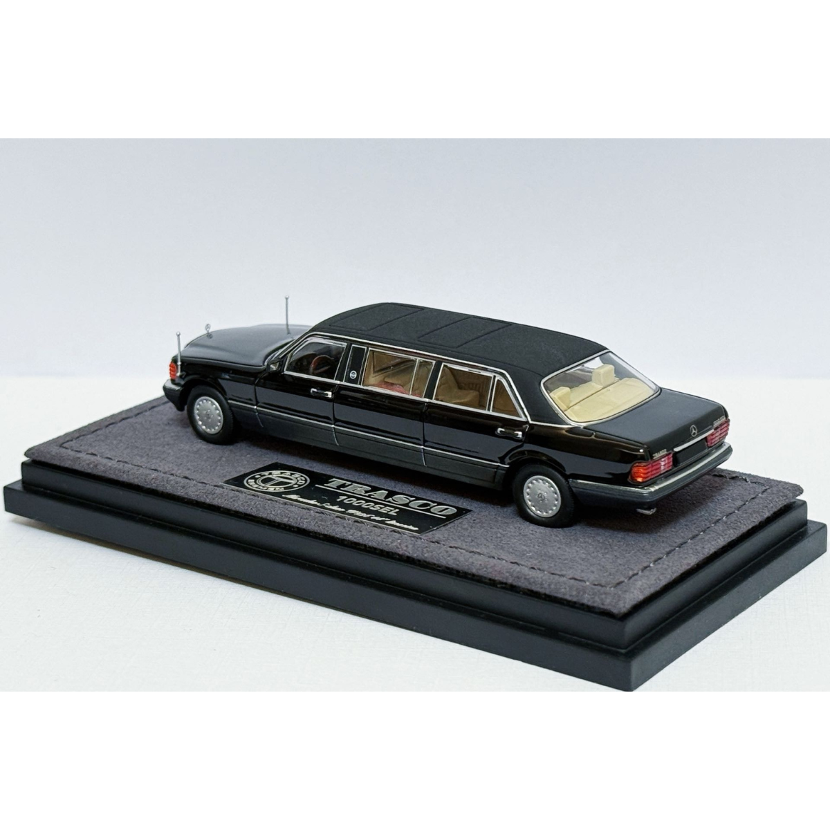 Mercedes S-Class W126 44"Limousine (Trasco Breman 1000SEL) Limited to 999units, 1:64 Scale (Black)