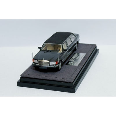 Mercedes S-Class W126 44"Limousine (Trasco Breman 1000SEL) Limited to 999units, 1:64 Scale (Black)