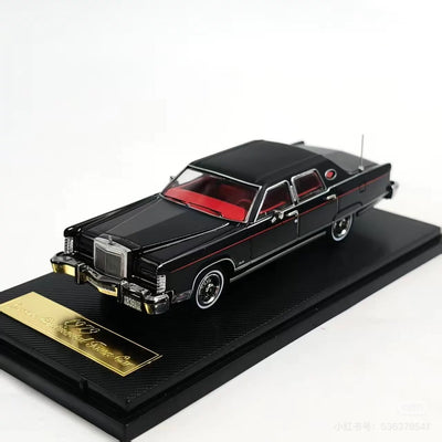 *PRE-ORDER* Lincoln Continental 1979 Town Car (Limited to 999pcs), 1:64 Scale