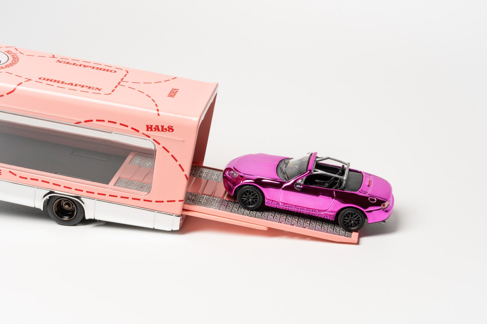 Premium scale diecast model car  – *PRE-ORDER* Fuso Fighter (1024) Transporter with MX-5 Spec Miata (NC1) Pink (Limited Gift Set), 1:64 Scale Collectible