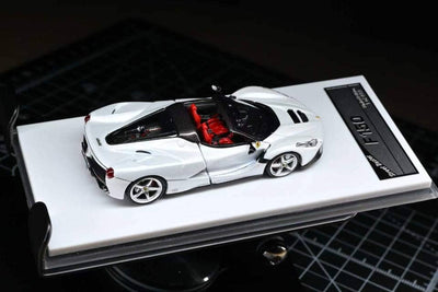 *PRE-ORDER* Laferrari Aperta (F150) Bianco, 1:64 Scale  (White)