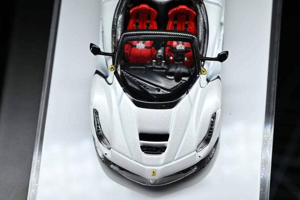 *PRE-ORDER* Laferrari Aperta (F150) Bianco, 1:64 Scale  (White)
