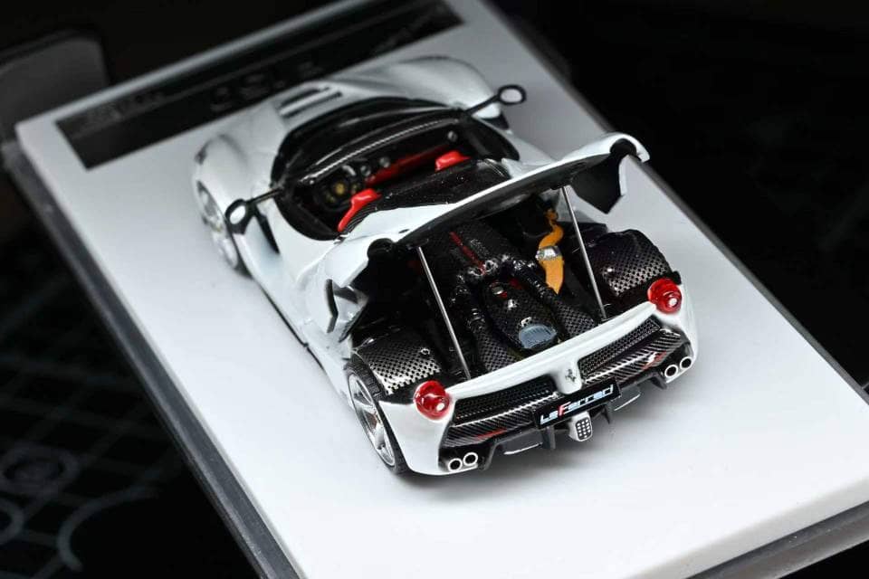 *PRE-ORDER* Laferrari Aperta (F150) Bianco, 1:64 Scale  (White)