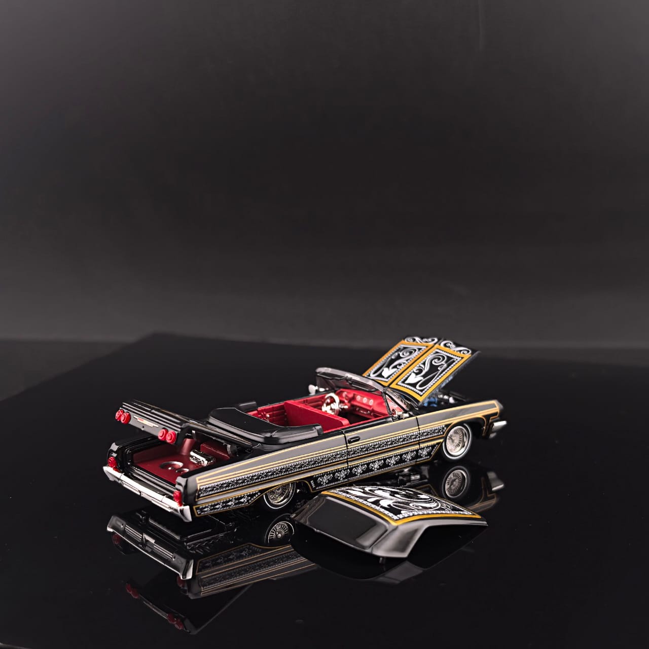 *PRE-ORDER* Chevrolet Impala Lowrider Black-Gold Livery (Open-Engin Hood & Rear Hood, Visible Engine.Assemble Top), 1:64 Scale