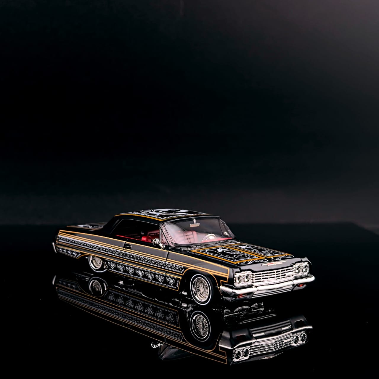 *PRE-ORDER* Chevrolet Impala Lowrider Black-Gold Livery (Open-Engin Hood & Rear Hood, Visible Engine.Assemble Top), 1:64 Scale