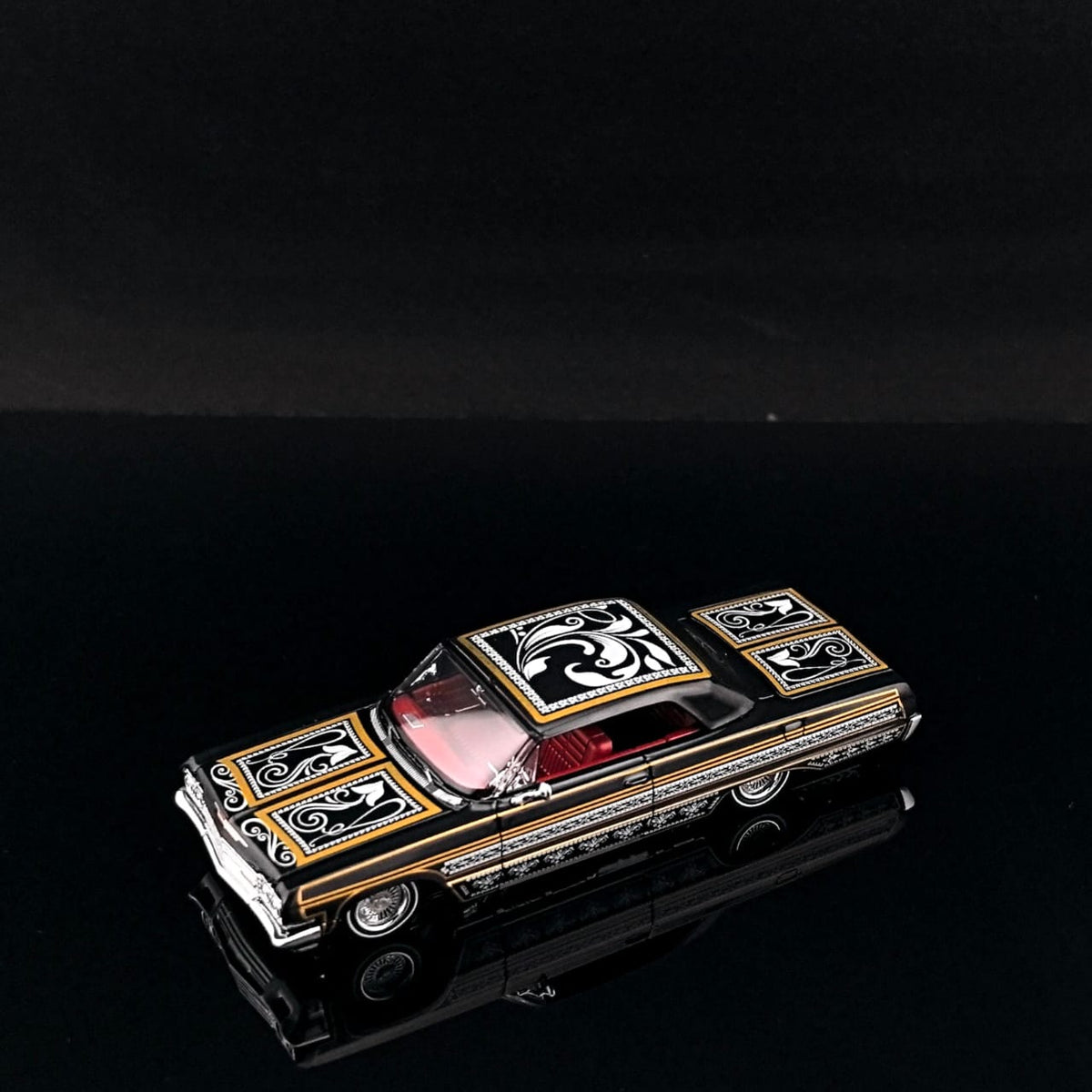 *PRE-ORDER* Chevrolet Impala Lowrider Black-Gold Livery (Open-Engin Hood & Rear Hood, Visible Engine.Assemble Top), 1:64 Scale