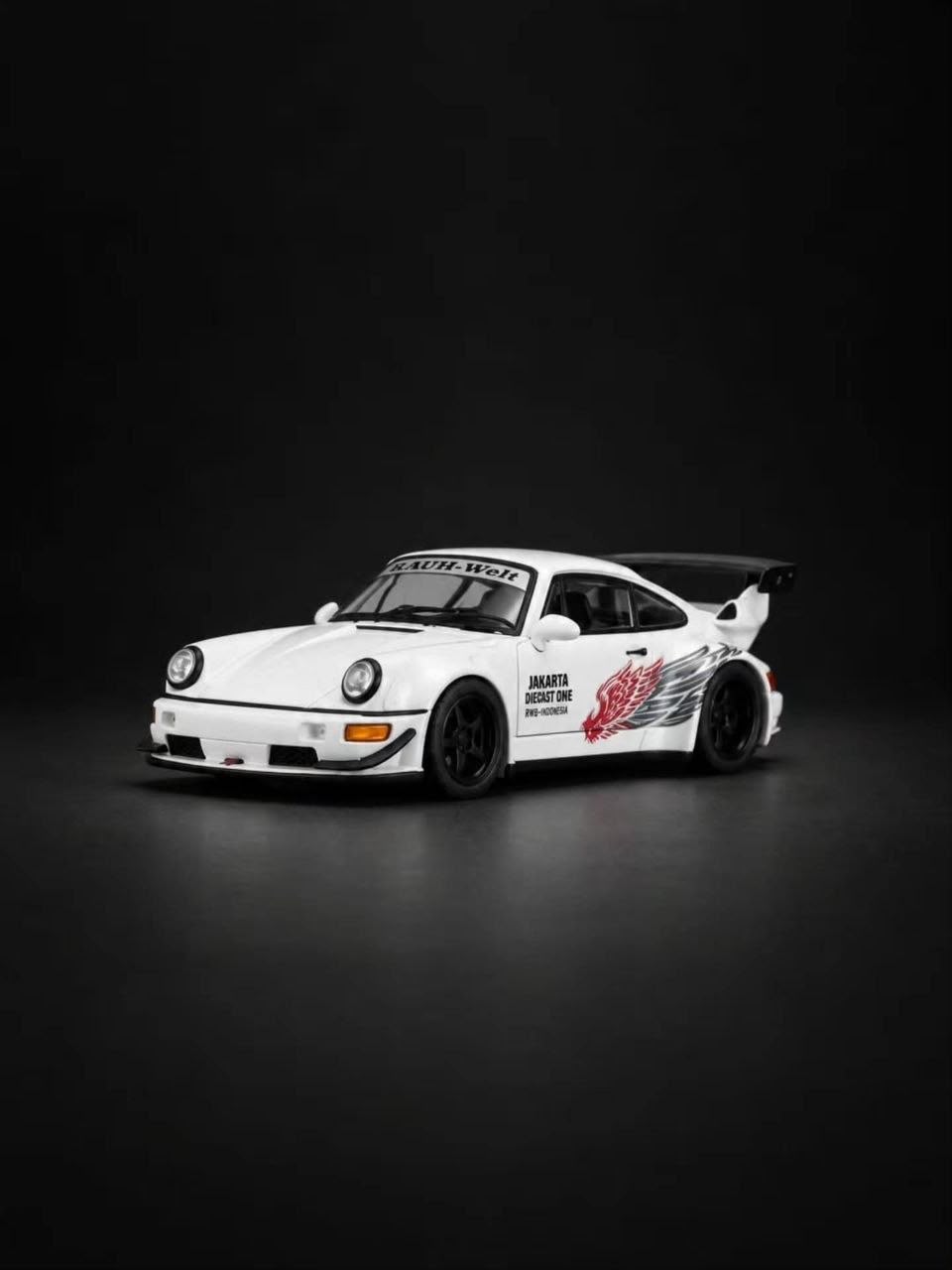 *IDE 2026* Porsche RWB 964 (White) Chance of Chase Car with Figure (Limited of 999pcs), 1:64 Scale