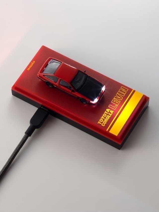 *IDE 2026* Toyota AE86 Corolla Levin, 1:64 Scale (Red - Black)