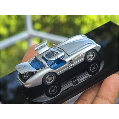 *PRE-ORDER*Mercedes-Benz 300 SLR Uhlenhaut Coupé (W196S) Silver with Blue Interior (Openable Doors, Hood & Visible Engine), 1:64 Scale