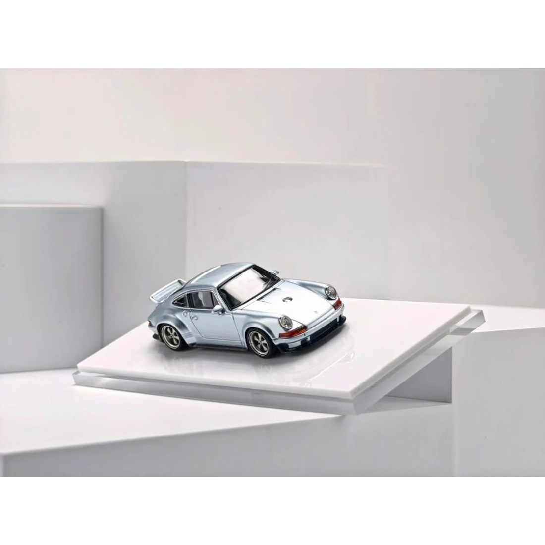 Porsche Singer DLS, 1:64 Scale (Ice Blue)