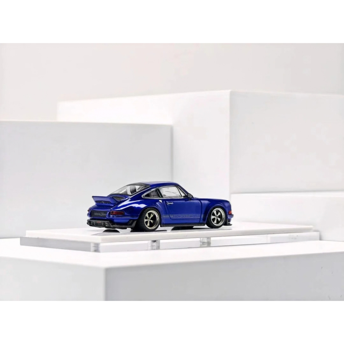 Porsche Singer DLS,1:64 Scale (Sapphire Blue)