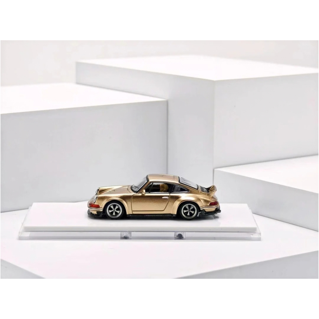 Porsche Singer DLS, 1:64 Scale (Vintage Champagne Gold)