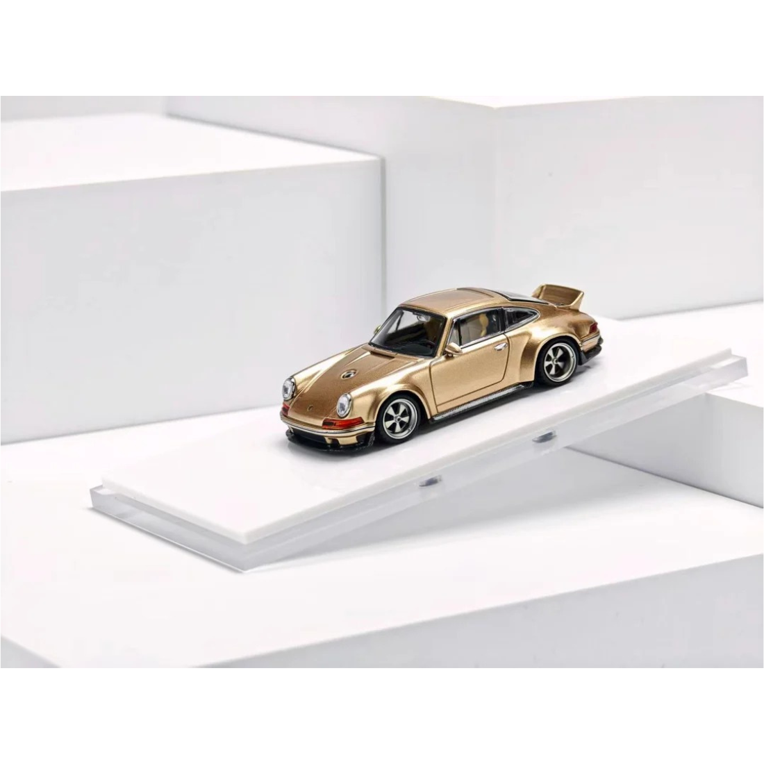 Porsche Singer DLS, 1:64 Scale (Vintage Champagne Gold)
