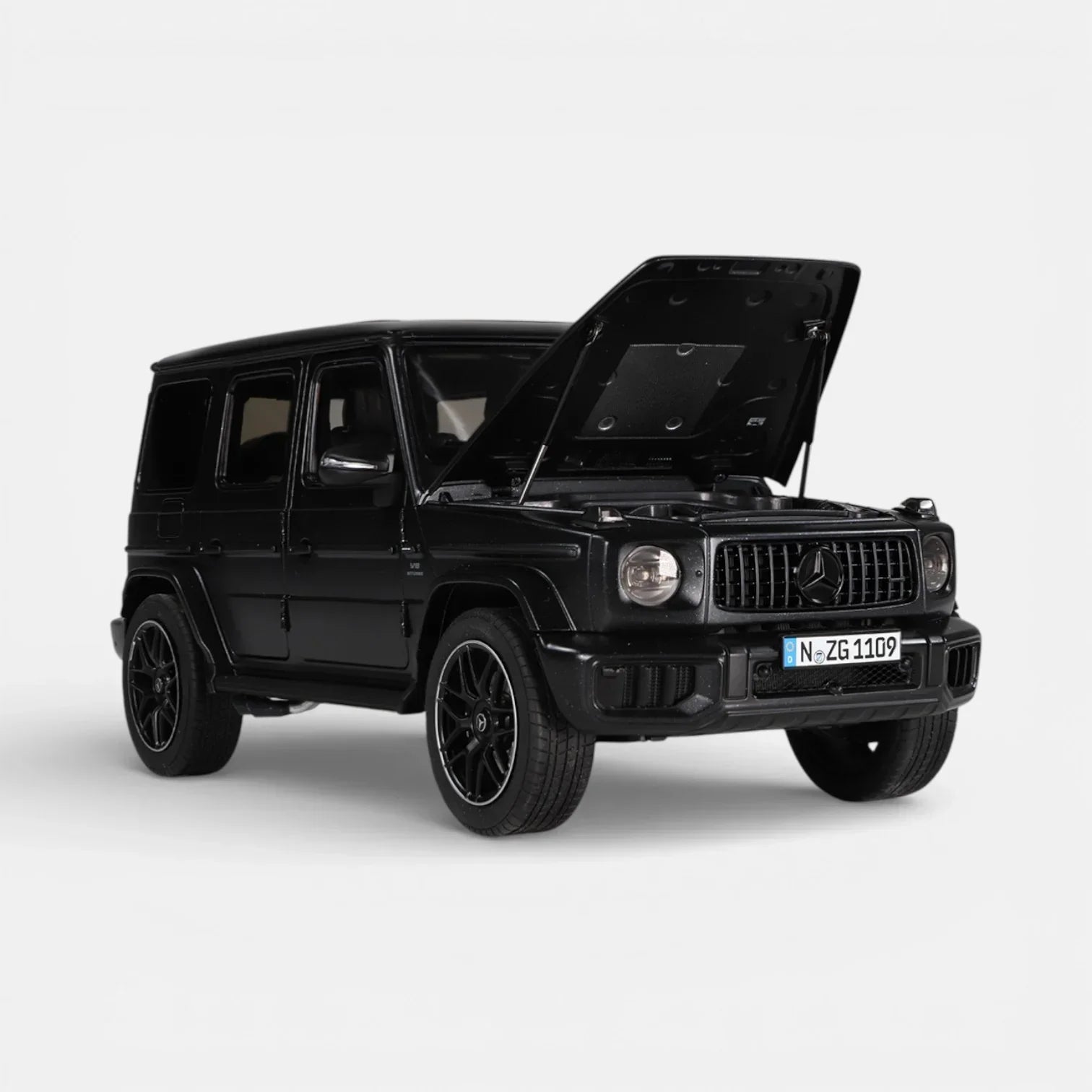Premium scale diecast model car  – Mercedes-AMG G 63 W465, 1:18 Scale (Nightblack Magno) Collectible