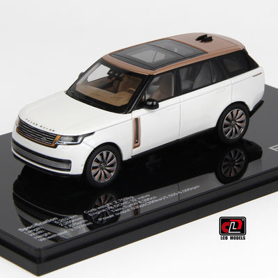 Premium scale diecast model car  – Land Rover Range Rover SV SERENITY, 1:43 Scale (White) Collectible