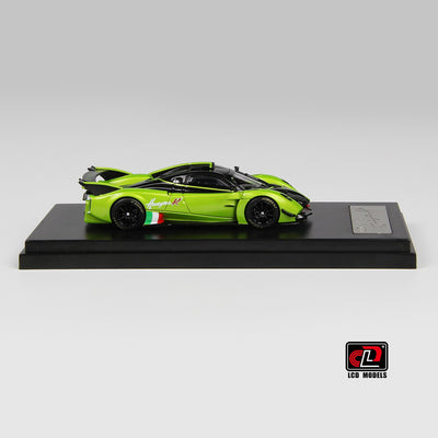 Premium scale diecast model car  – Pagani Huayra R, 1:64 Scale (Green) Collectible
