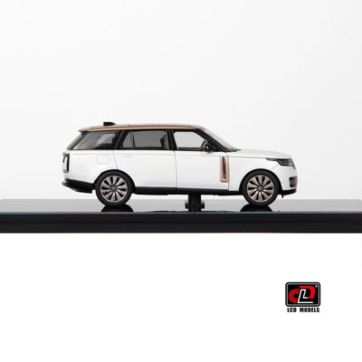 Premium scale diecast model car  – Land Rover Range Rover SV SERENITY, 1:43 Scale (White) Collectible