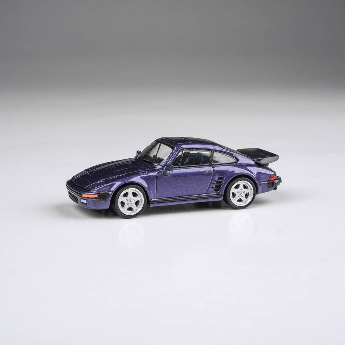 RUF BTR Prussian 1986, 1:64 Scale (Purple)